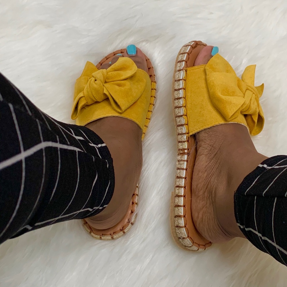 Yellow sandals size 8 - Picture 4 of 6